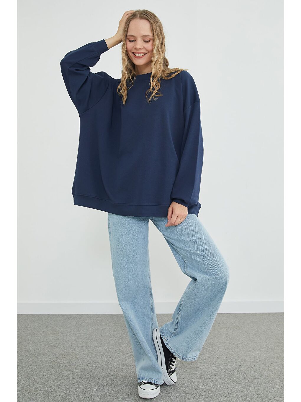 Lacivert Basic Bisiklet Yaka Oversize Sweatshirt-3