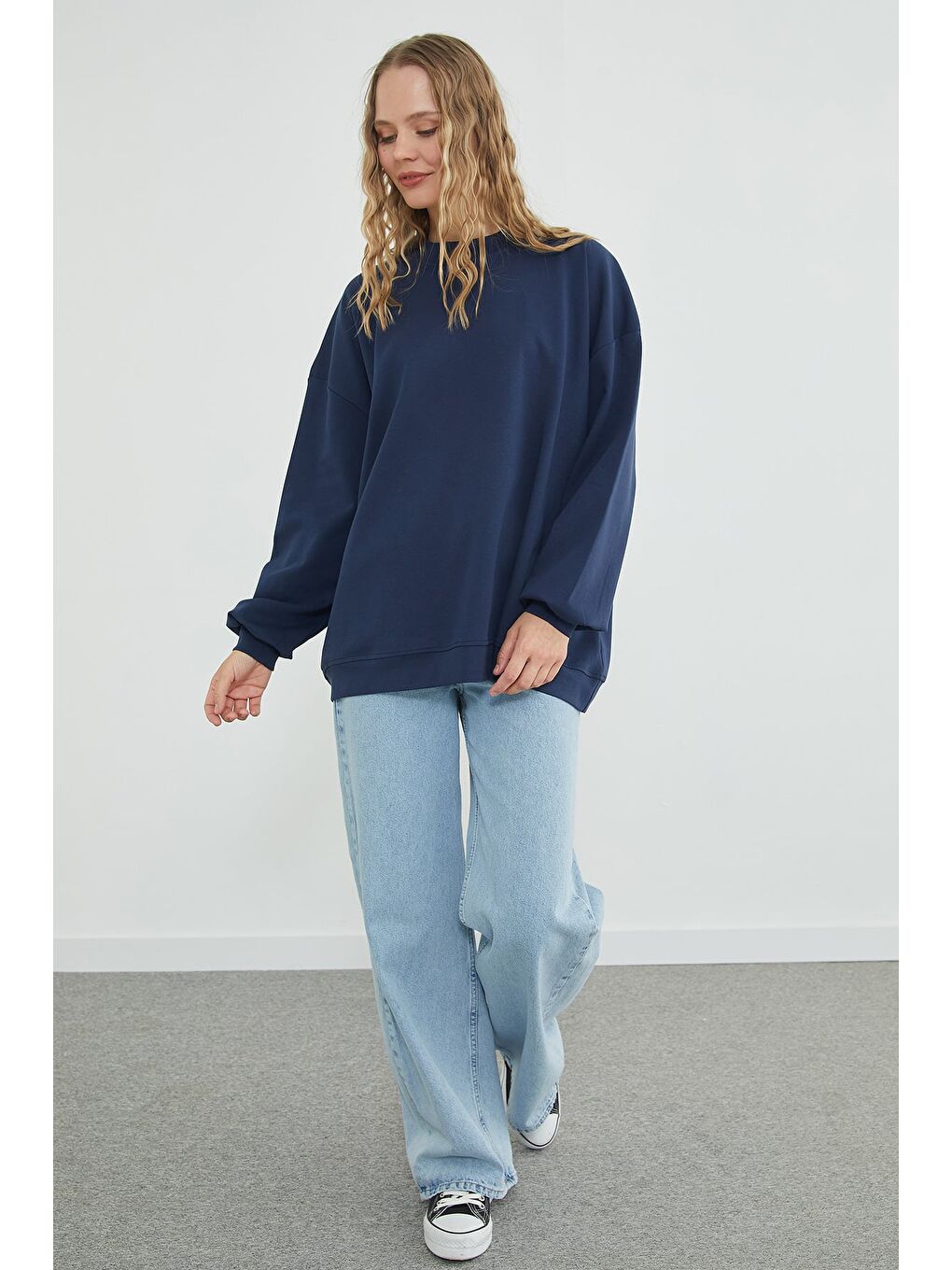 Lacivert Basic Bisiklet Yaka Oversize Sweatshirt-4