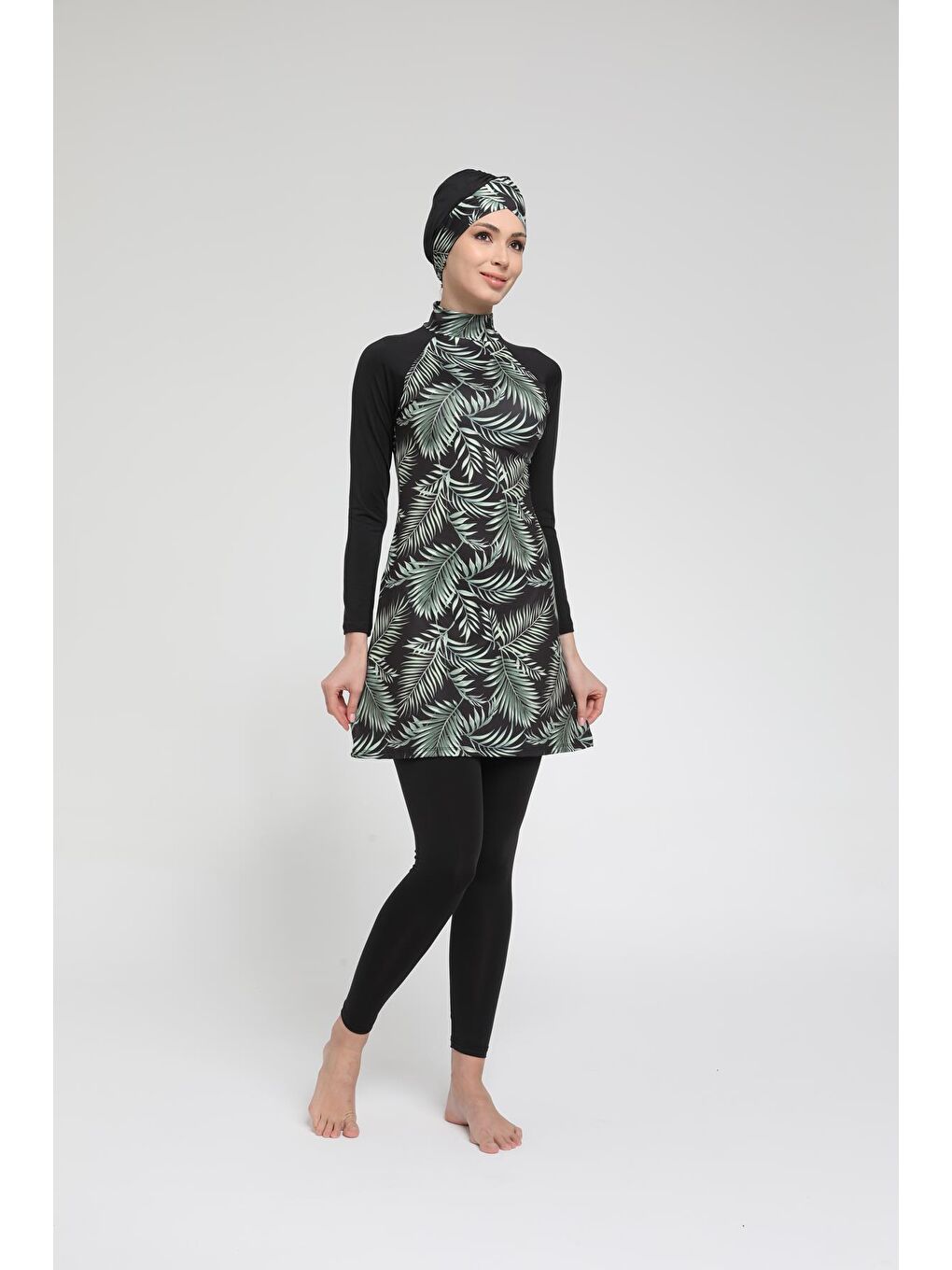 Siyah Tropikal Desen Garnili Taytlı Kapalı Tesettür Mayo 22412242-4
