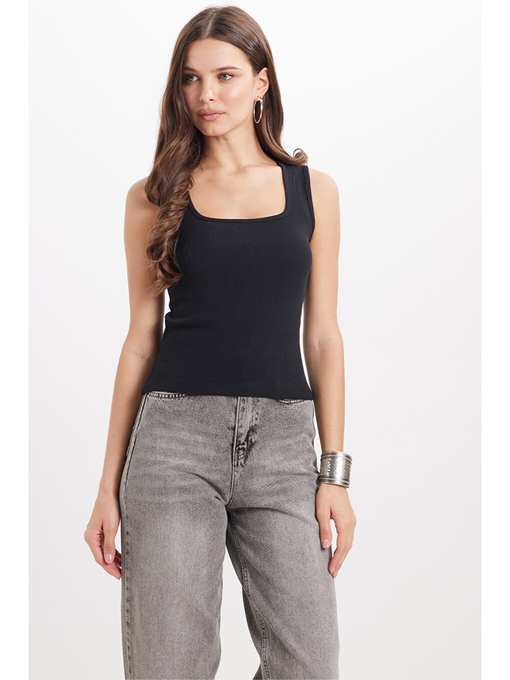 Kadın Slim Fit Dar Kesim Askılı Kare Yaka Pamuklu Siyah Crop Atlet-2