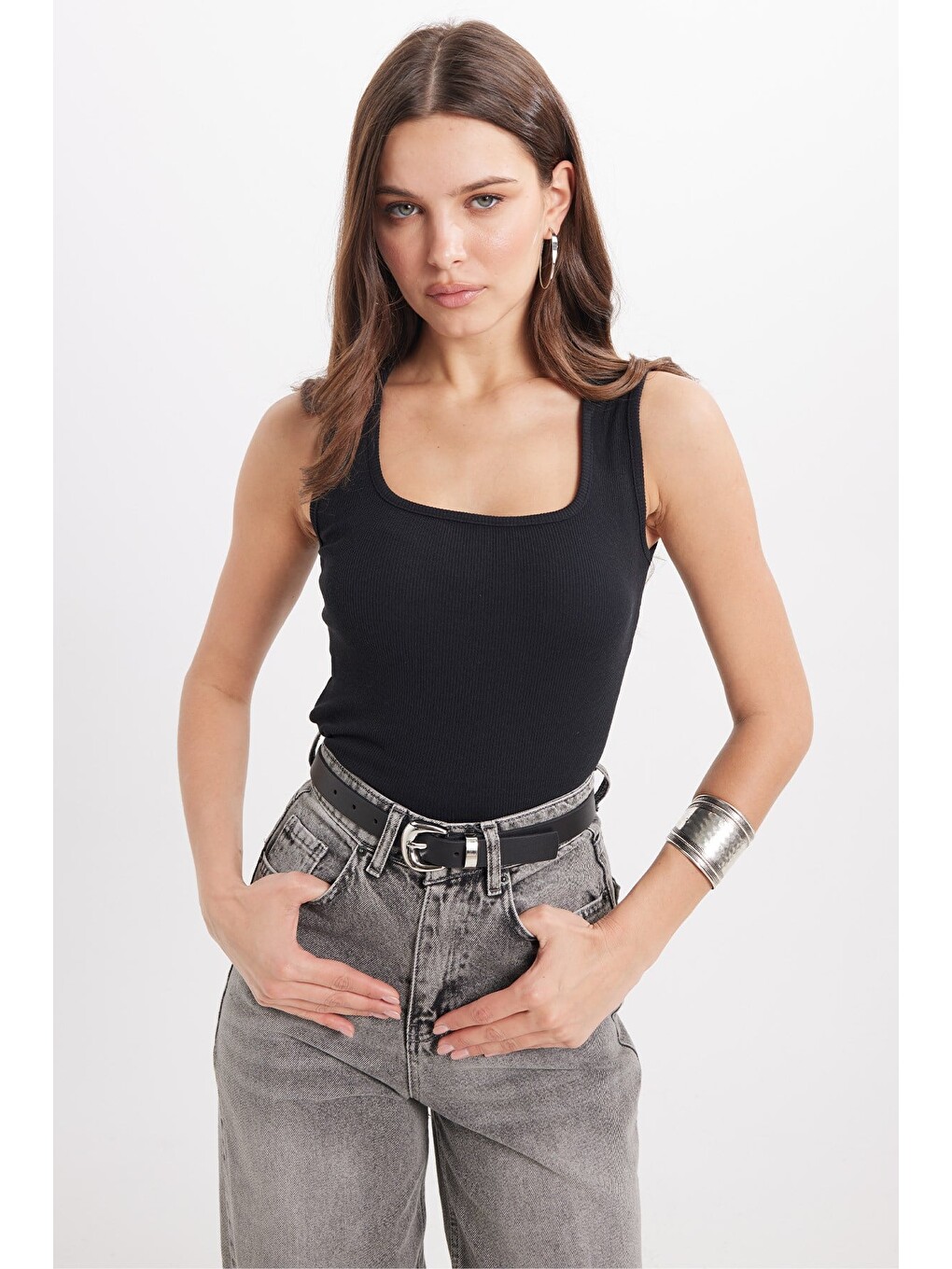 Kadın Slim Fit Dar Kesim Askılı Kare Yaka Pamuklu Siyah Crop Atlet-4