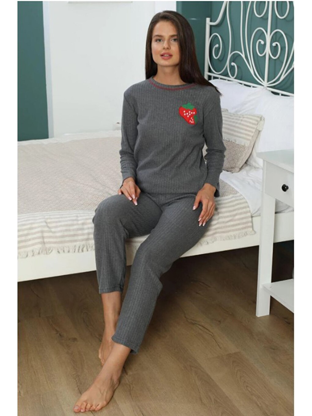 Antrasit Dantelli Kalp Ve Çizgi Desenli Askılı Pijama Takımı