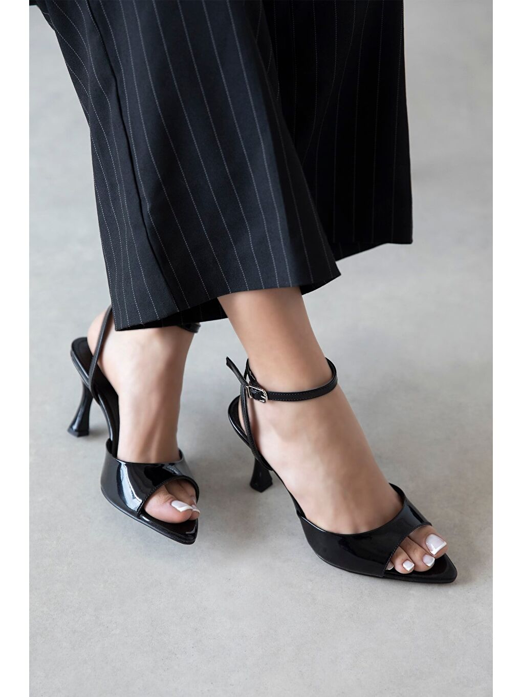 Boris Kadın Topuklu Rugan Ayakkabı Siyah