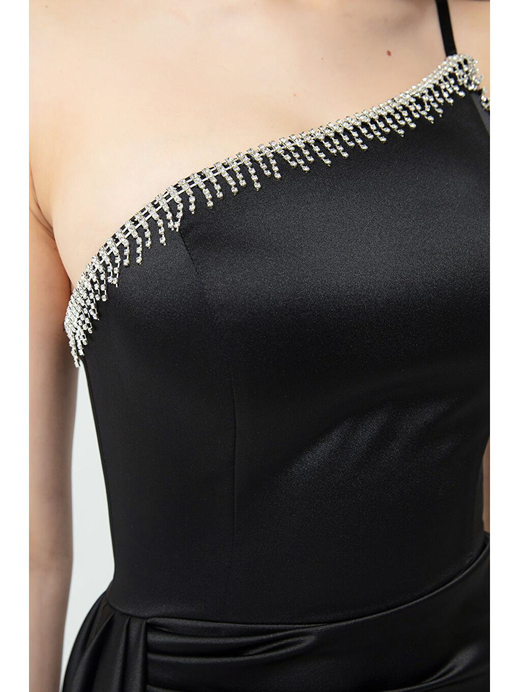 Kadın Siyah Tek Omuzlu Taşlı Uzun Saten Abiye Elbise-1