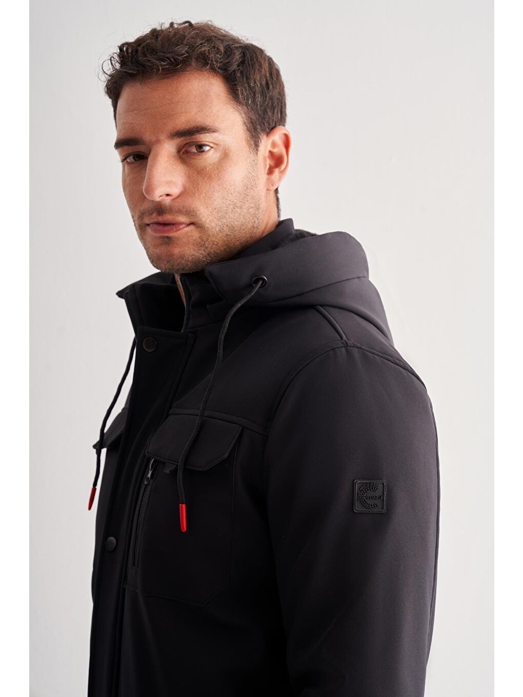 Siyah Dik Yaka Çıkma Kapüşonlu Slim Fit Casual Mont 1007255131-3