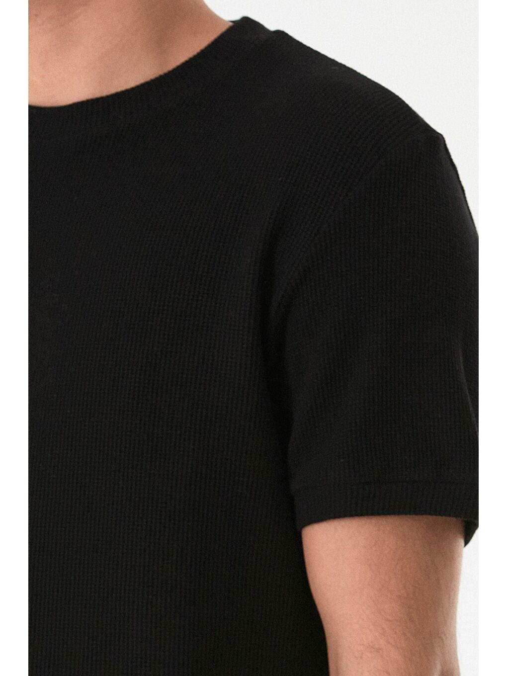 Siyah Waffle Kumaş Bisiklet Yaka Tişört-4
