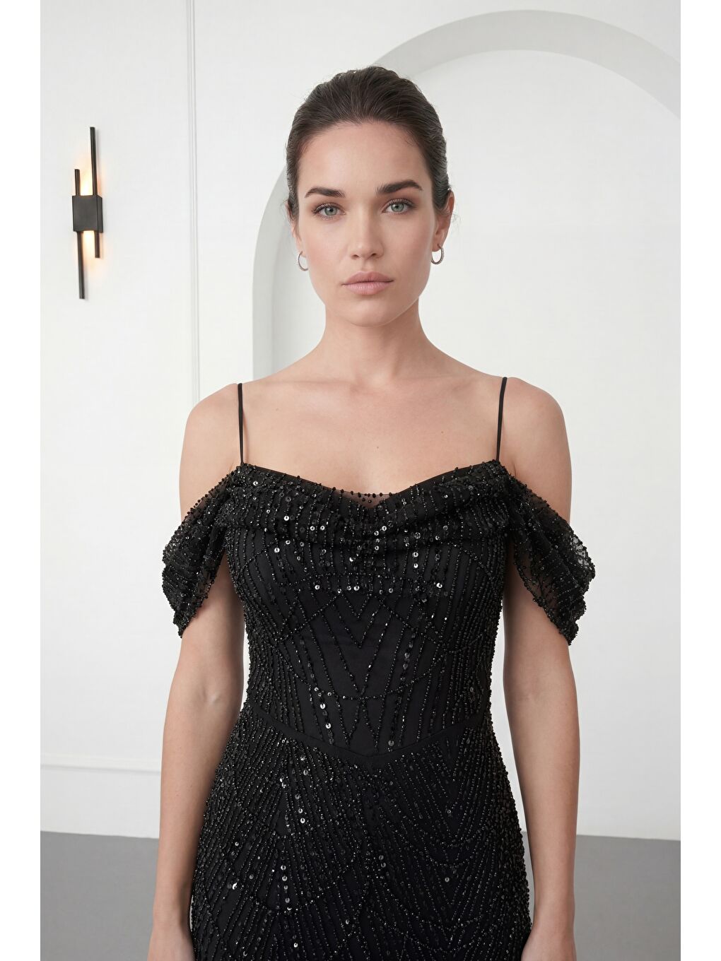 Kadın Siyah İnce Askılı Boncuklu Uzun Söz Nişan Abiye Elbise-2