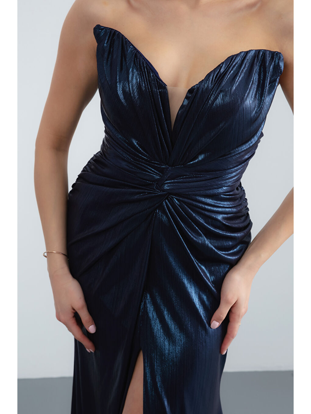 Kadın Lacivert Kedi Kulağı Parlak Kumaş Uzun Abiye Elbise-1