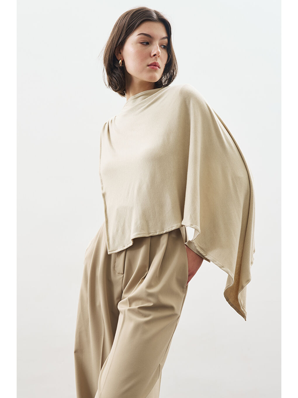 Bej Şal Detaylı Dökümlü Bluz Taş-6