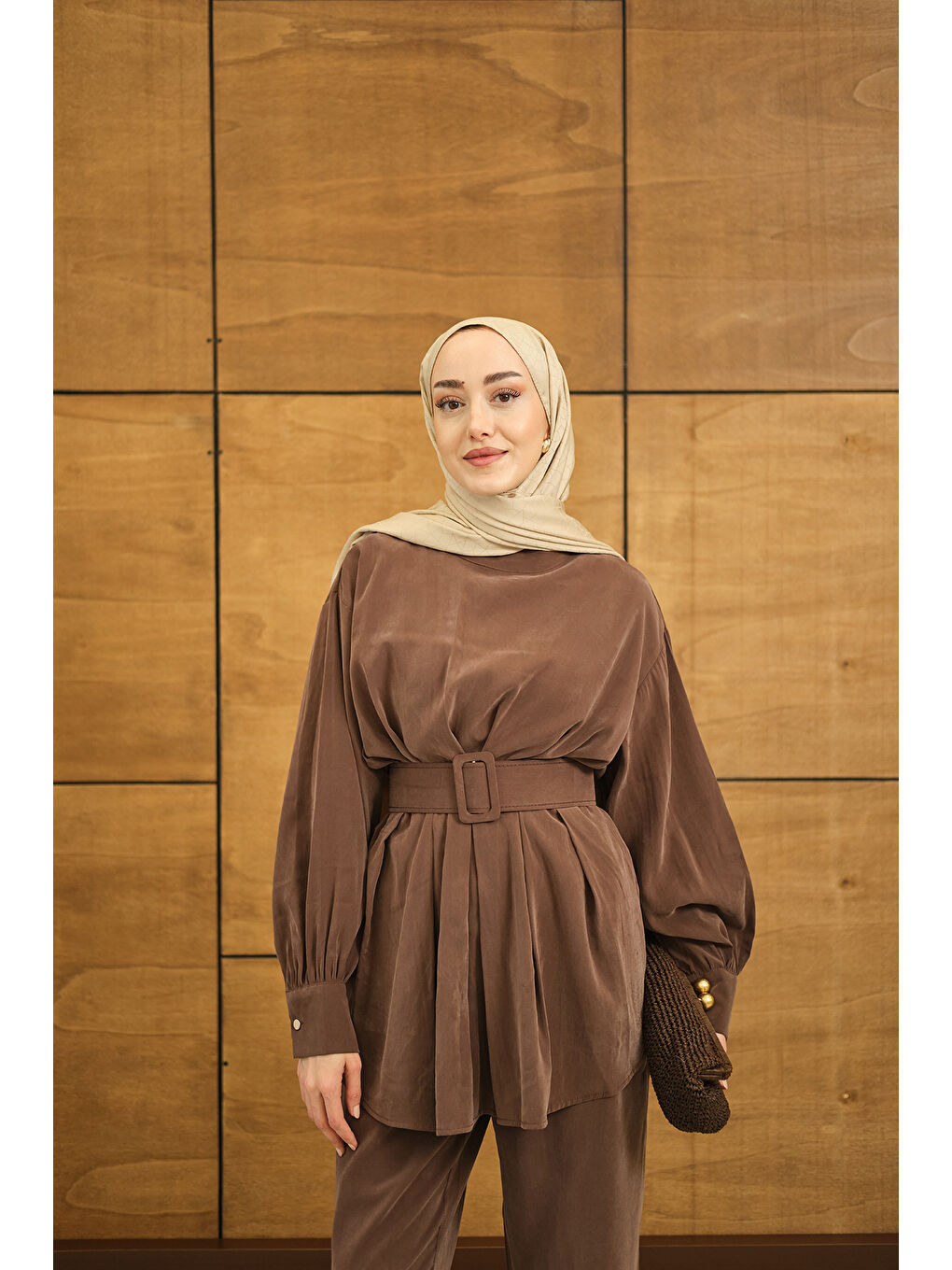 Kadın Kemer Detaylı Bisiklet Yaka Takım Kahverengi-1