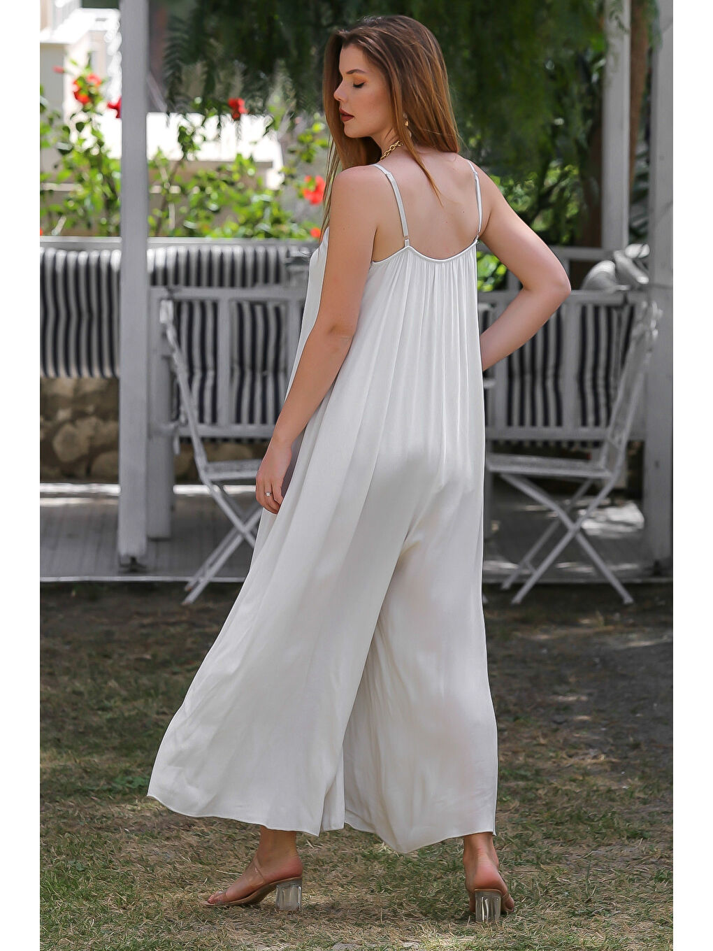 İtalyan Beyaz V Yaka Askılı Dokuma Bol Paça Casual Viskon Tulum-7