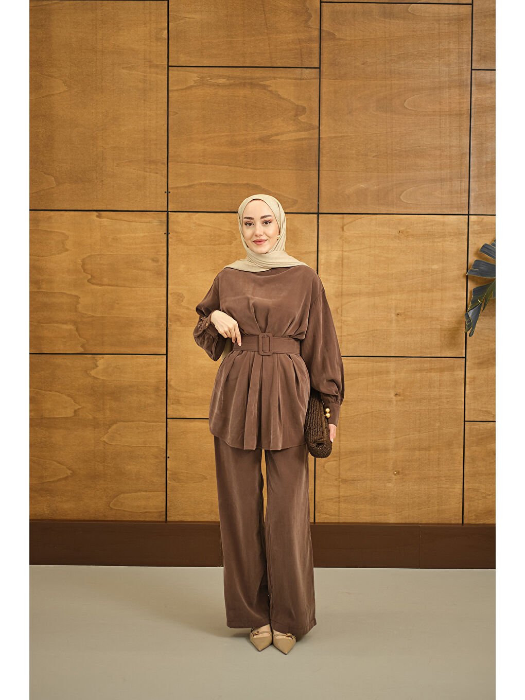 Kadın Kemer Detaylı Bisiklet Yaka Takım Kahverengi-3