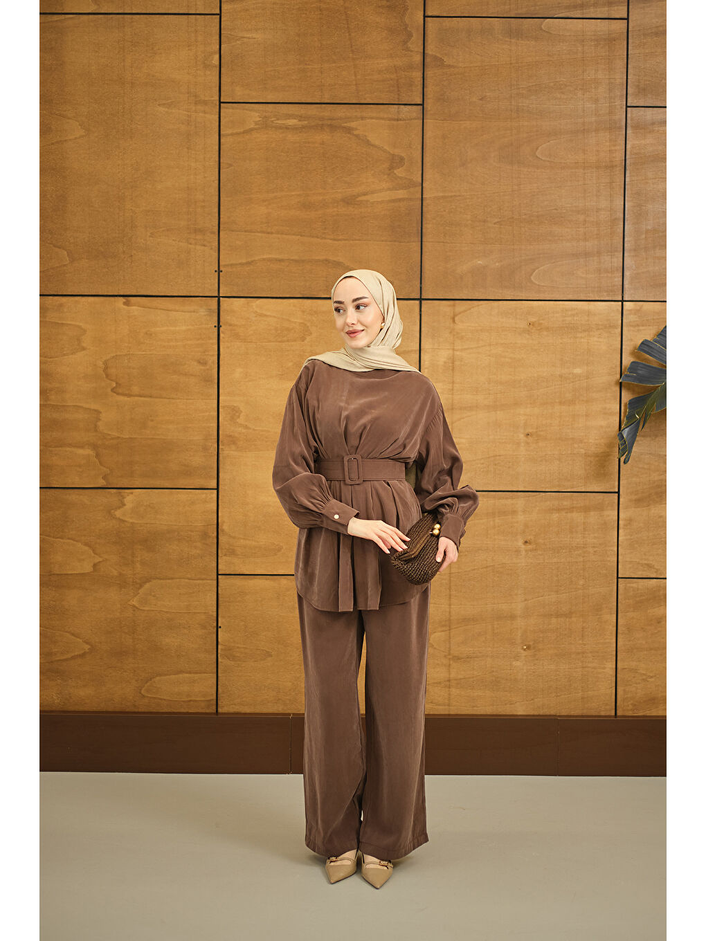 Kadın Kemer Detaylı Bisiklet Yaka Takım Kahverengi-4