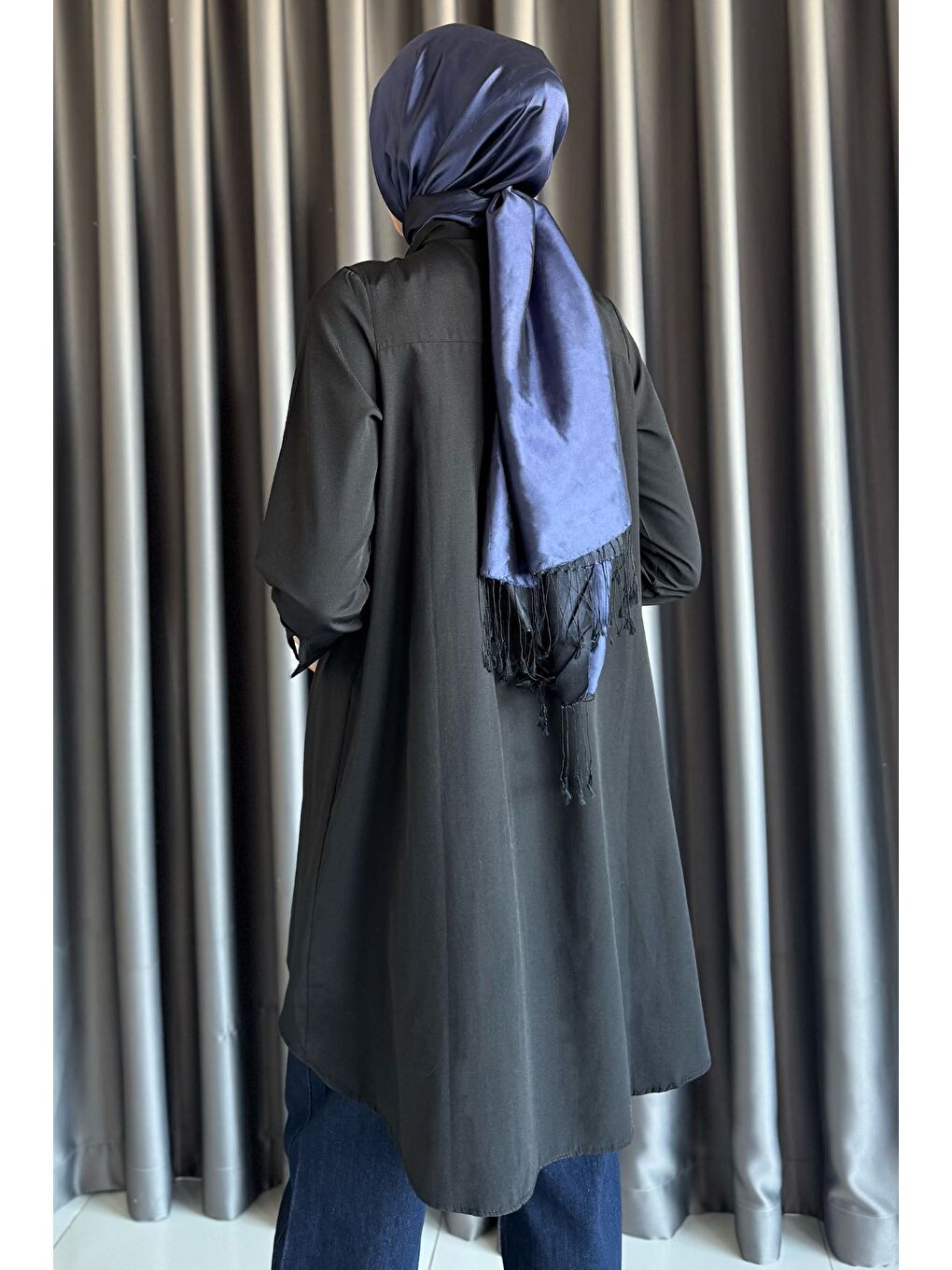 Siyah Yaka Taş Detaylı Tesettür Tunik-3