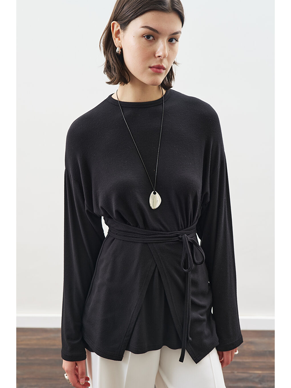Beli Bağlama Tasarımlı Bluz Siyah-2