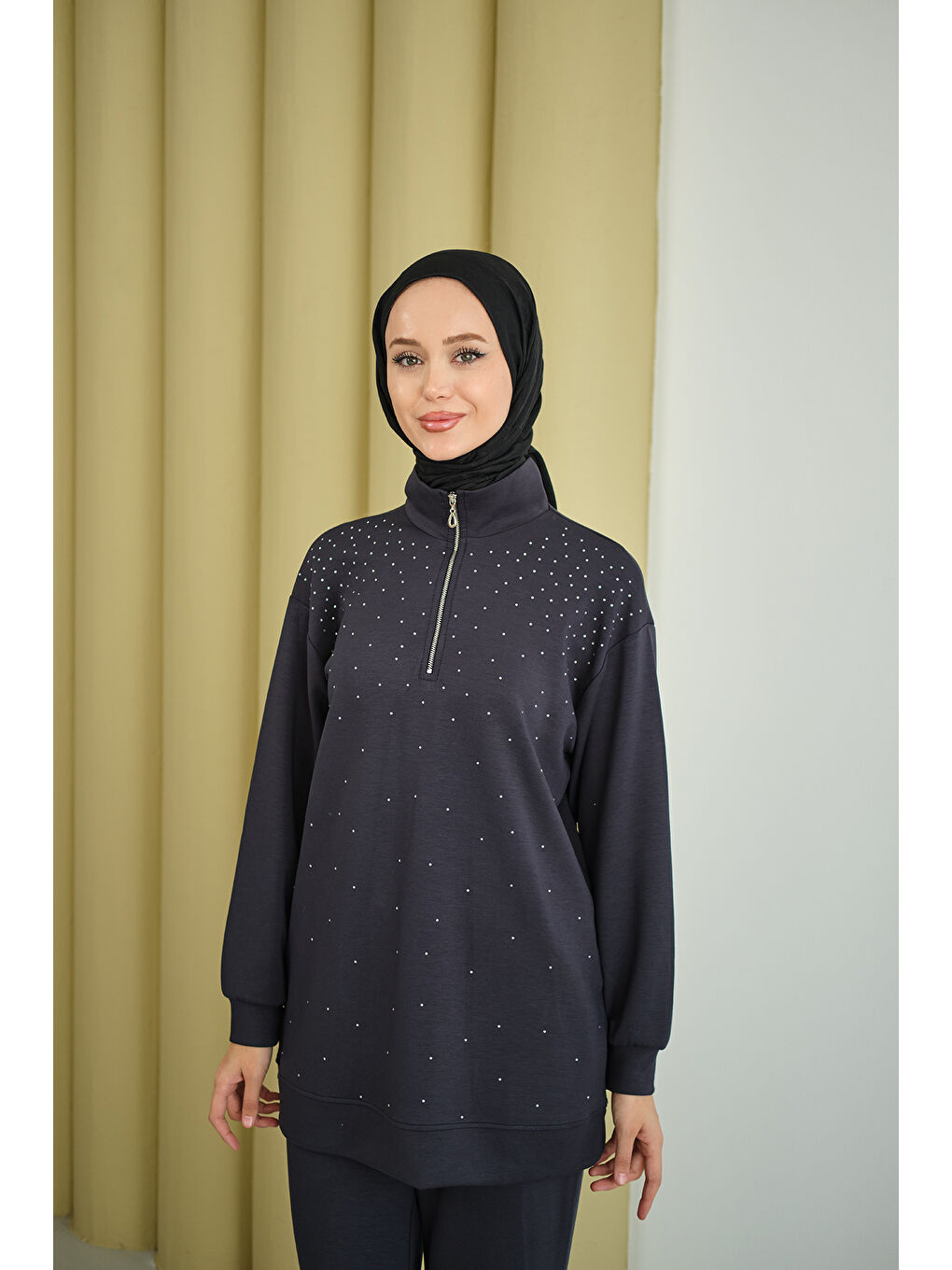 Gri Kadın Yarım Fermuarlı Taşlı Takım Füme-4