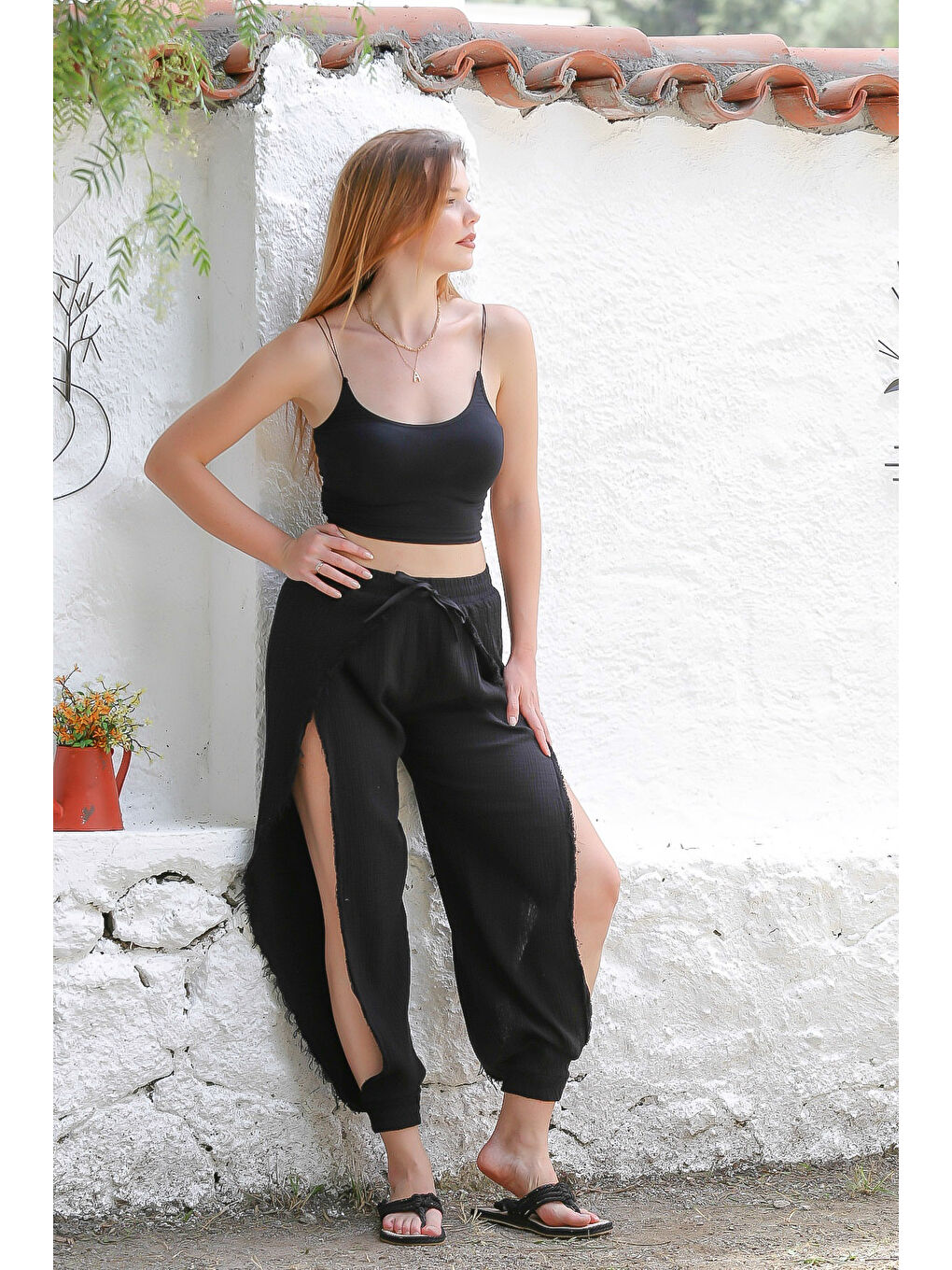 Organik Pamuk Siyah Dokuma Lastikli Ve Bağlamalı Bel Yanları Açık Paça Casual Pantolon-3