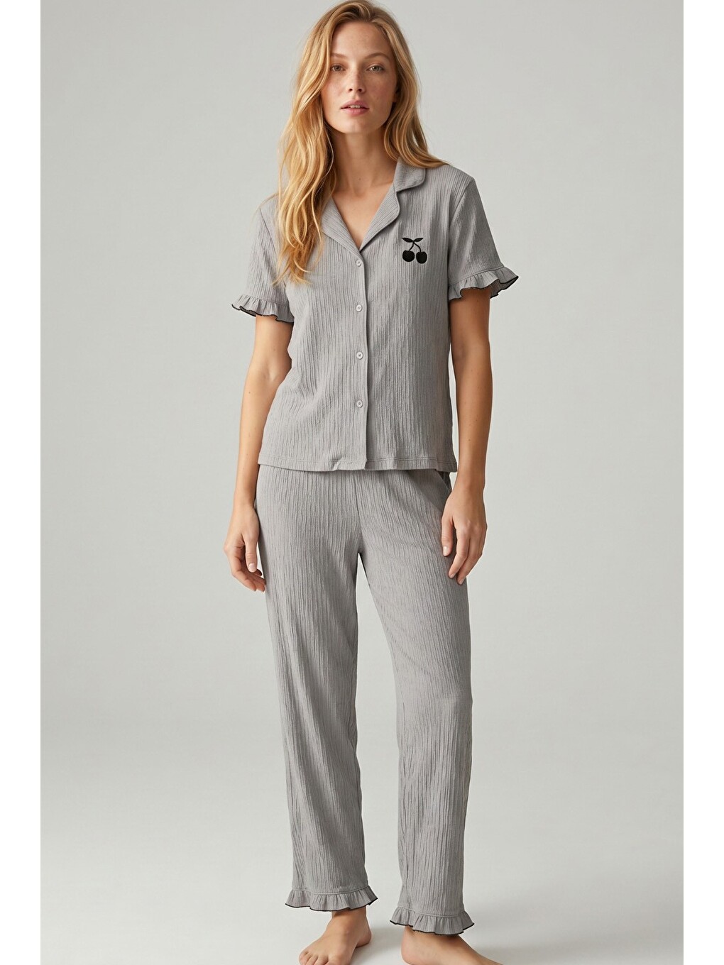 Gri Nakışlı Bürümcük-krınkıl Kısa Kollu Düğmeli Pijama Takım 8057-1