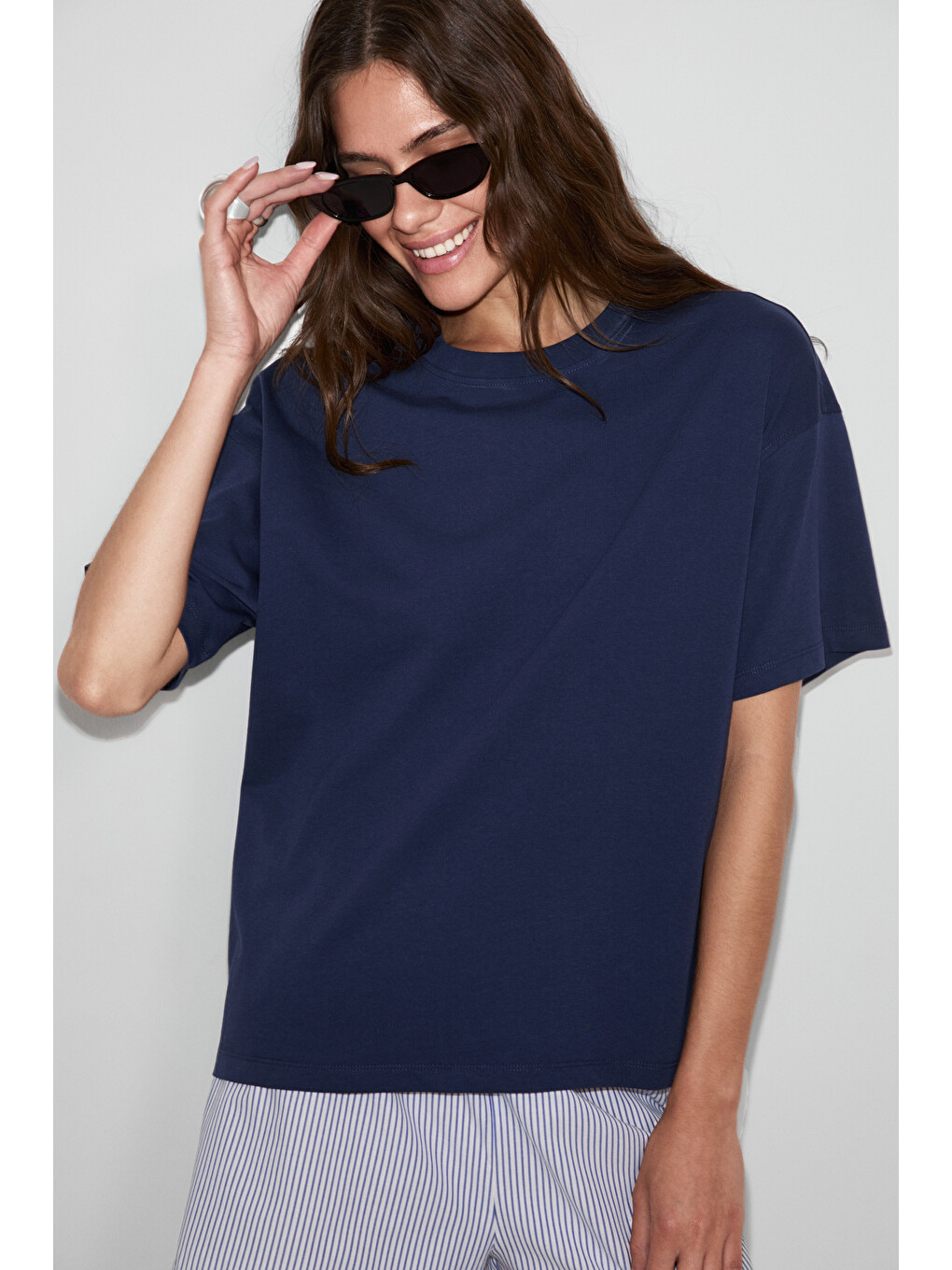 Lagertha Kadın %100 Organik Pamuklu Kalın Dokulu Oversize Fit Yuvarlak Yakalı Lacivert T-shirt-1