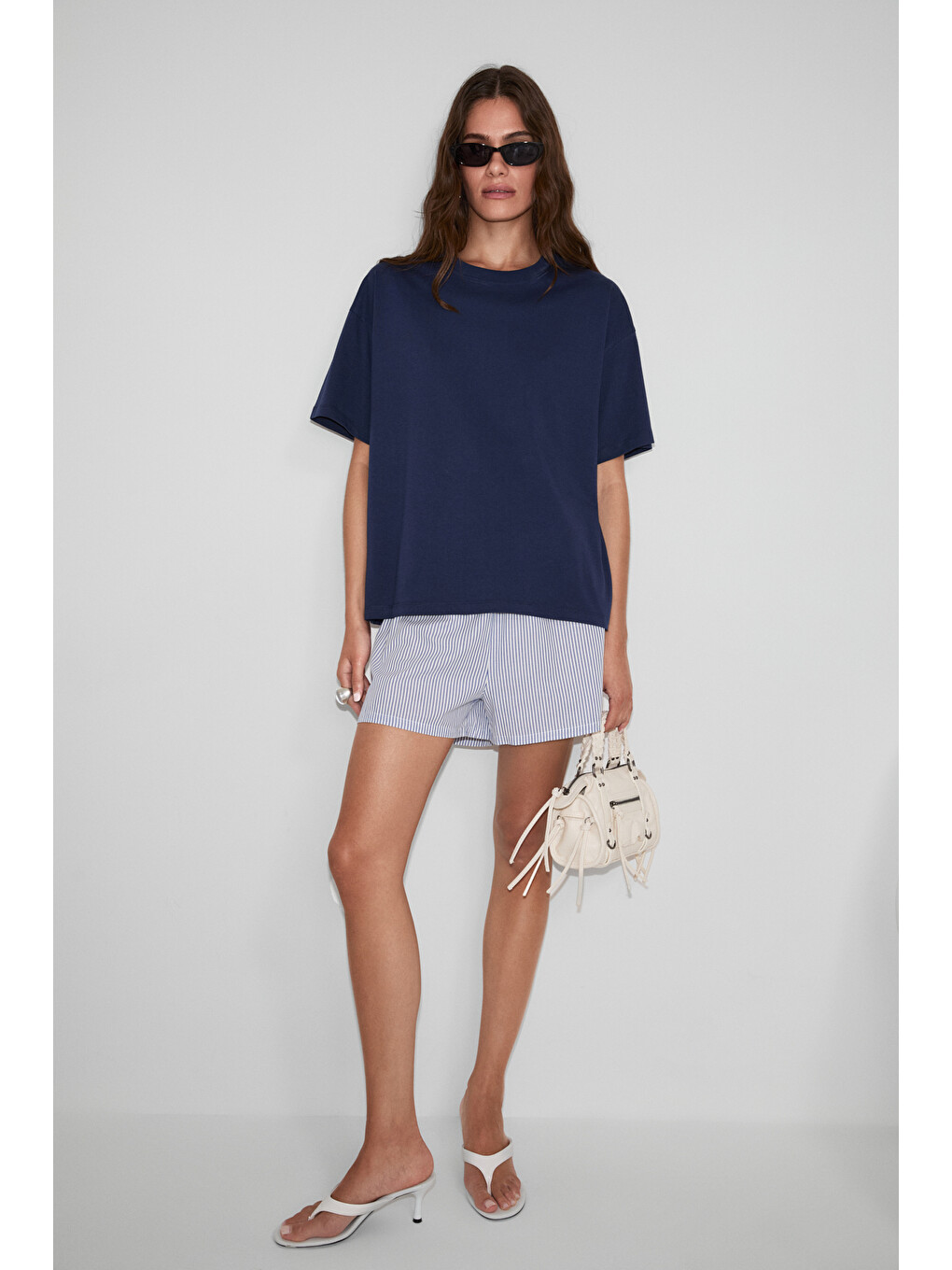 Lagertha Kadın %100 Organik Pamuklu Kalın Dokulu Oversize Fit Yuvarlak Yakalı Lacivert T-shirt-3