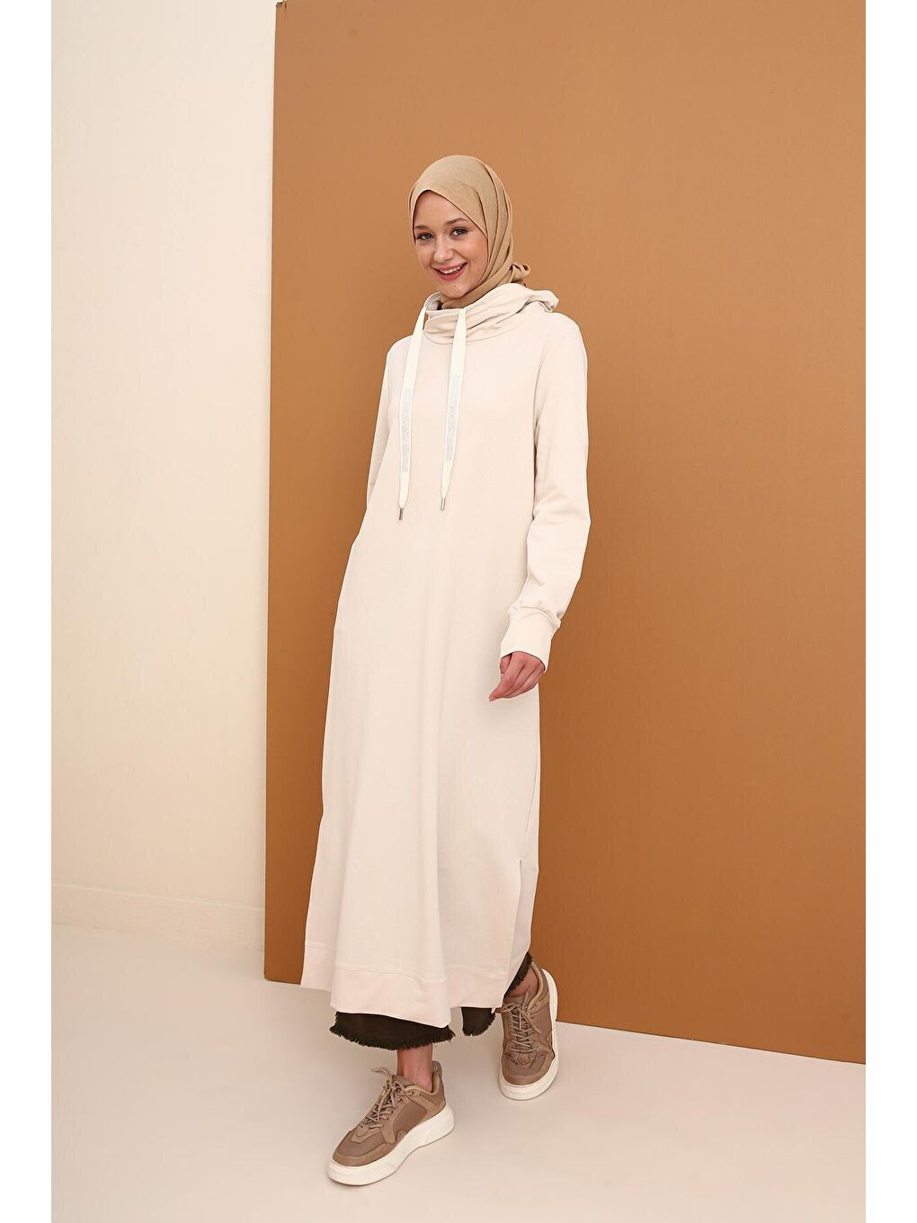 Açık Bej Yakası Sim Dikişli Kordonlu Sweat Tunik-4