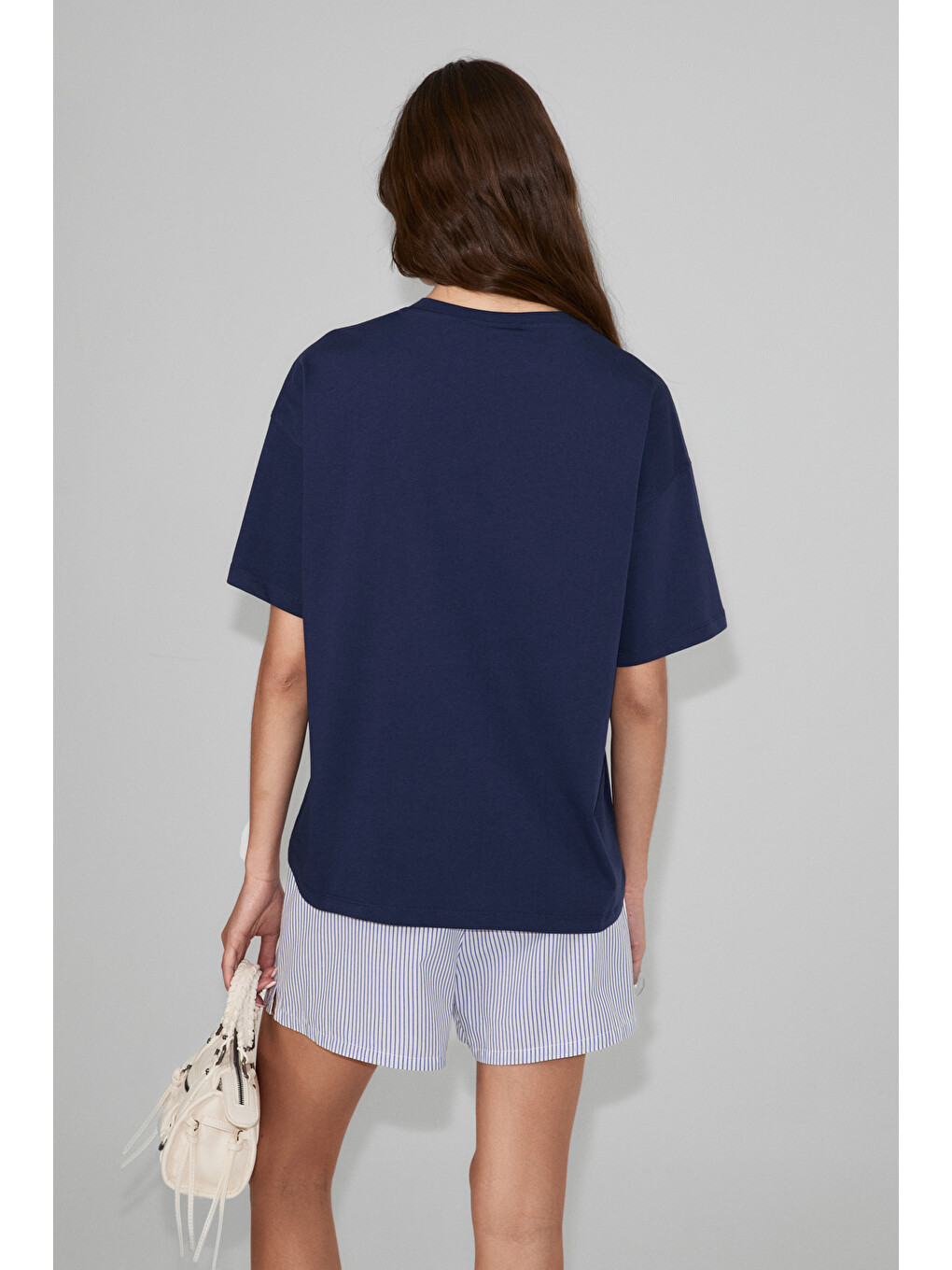Lagertha Kadın %100 Organik Pamuklu Kalın Dokulu Oversize Fit Yuvarlak Yakalı Lacivert T-shirt-4