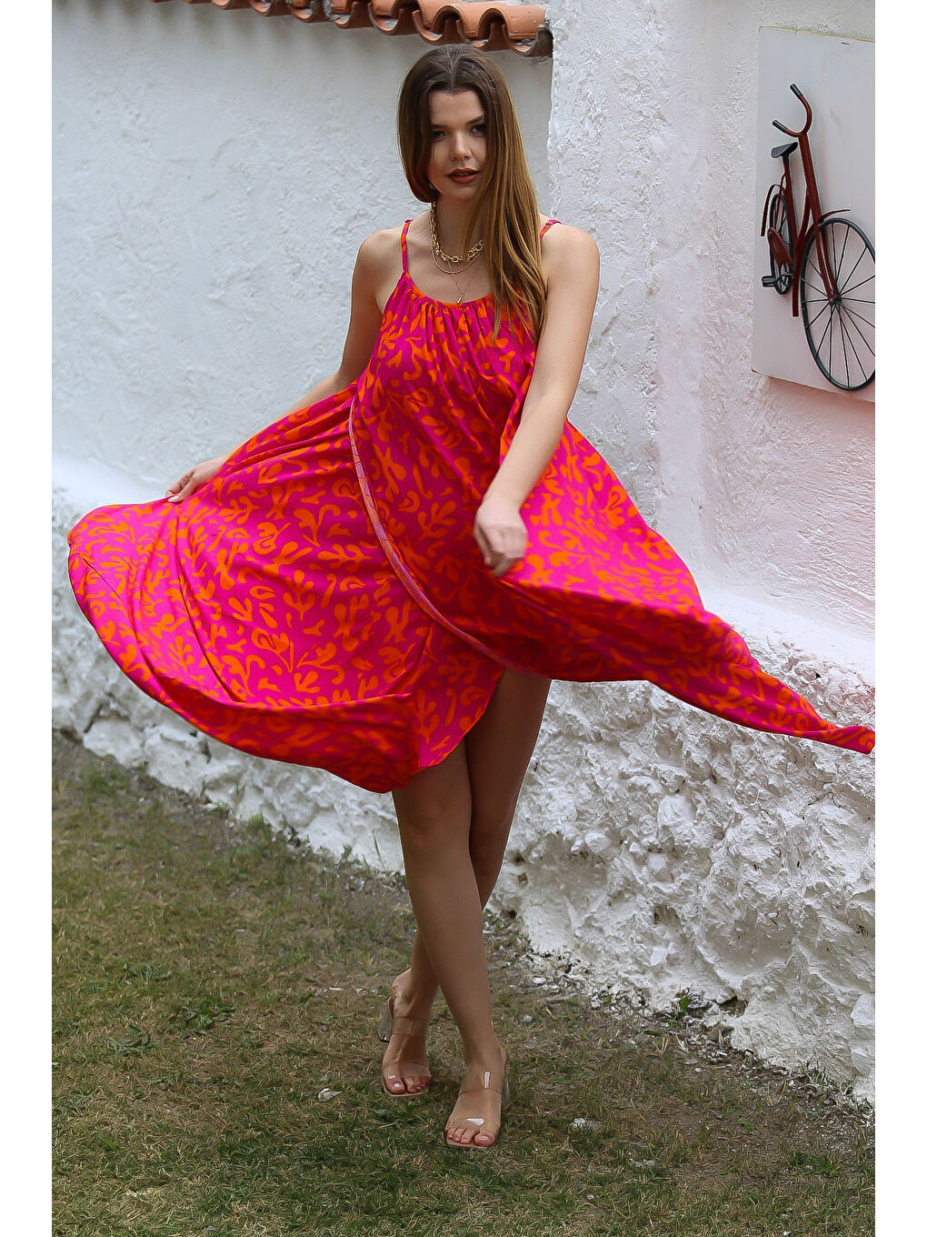 Kırmızı Askılı Büzgülü Allover Baskılı Dokuma Casual Elbise-4