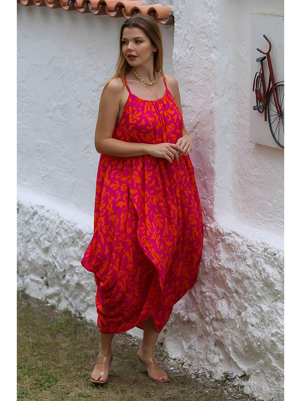 Kırmızı Askılı Büzgülü Allover Baskılı Dokuma Casual Elbise-5