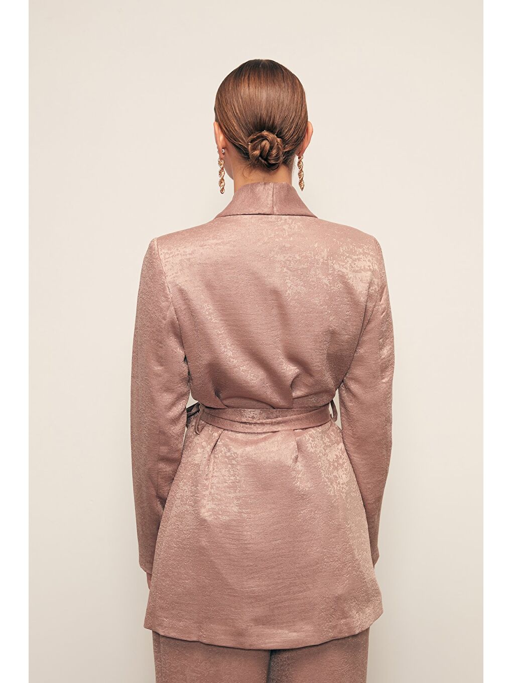 Bej Kuşaklı Uzun Ceket - Vizon-1