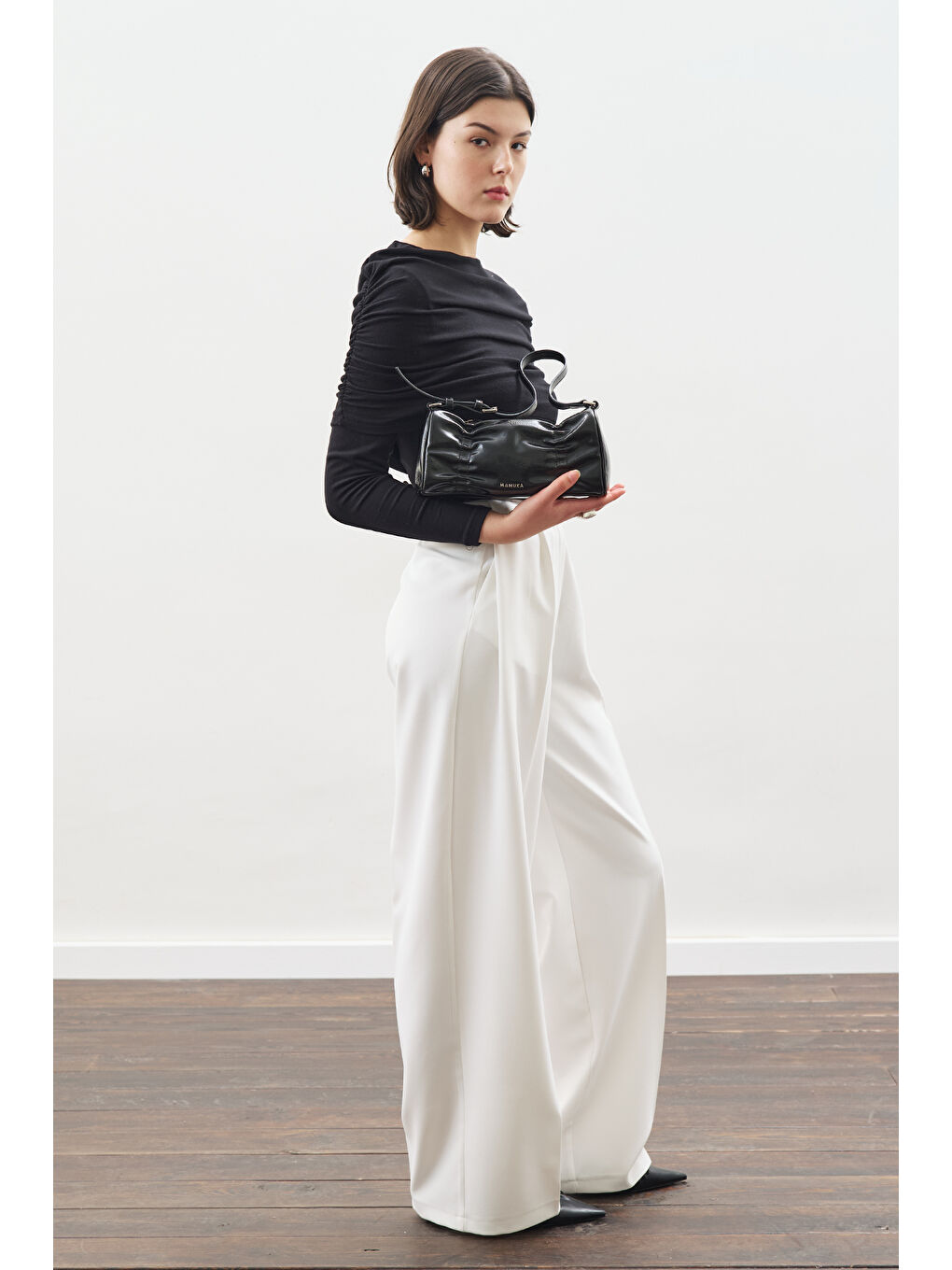 Büzgü Detaylı Bluz Siyah-2