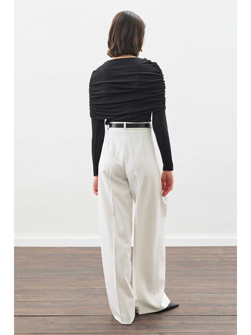 Büzgü Detaylı Bluz Siyah-6