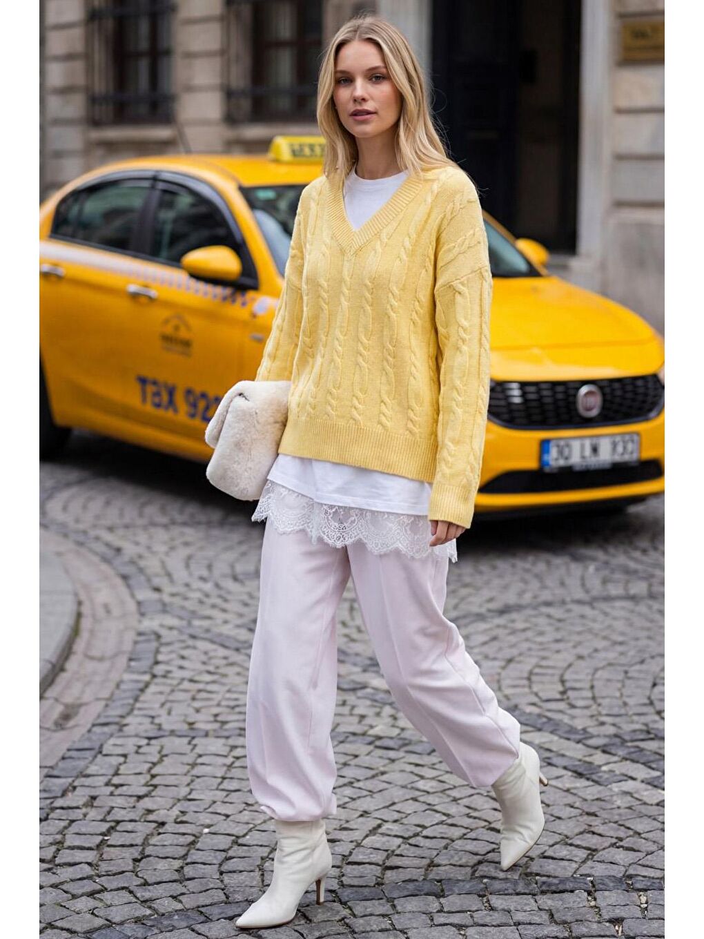 Sarı V Yaka Örgü Desenli Triko Kadın Kazak Mg2684-4