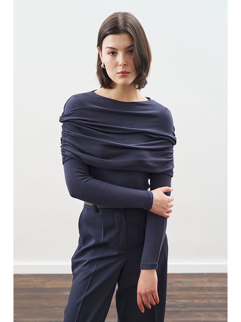 Büzgü Detaylı Bluz Lacivert-1