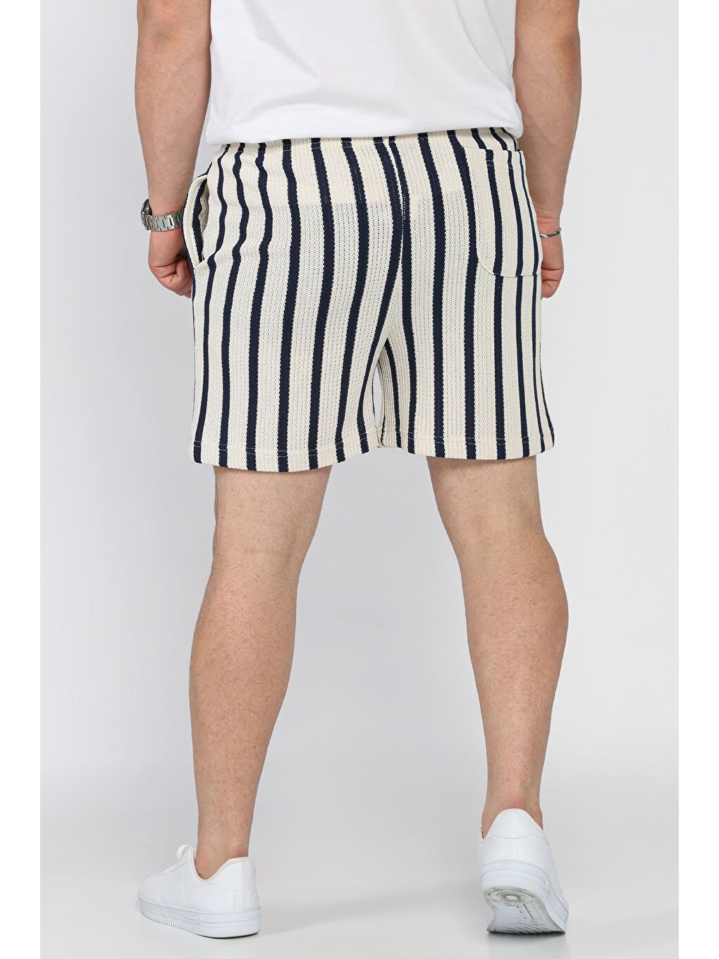 Lacivert Bel Bağcıklı Çizgi Desenli Erkek Şort-2