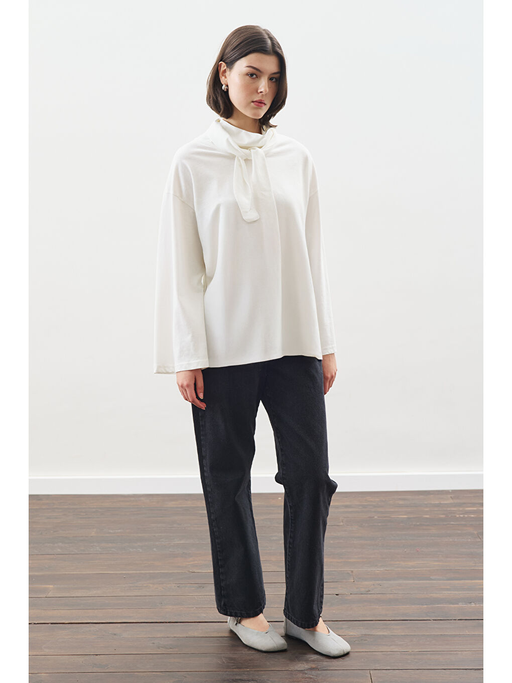 Yüksek Yaka Bağlamalı Bluz Ekru-2