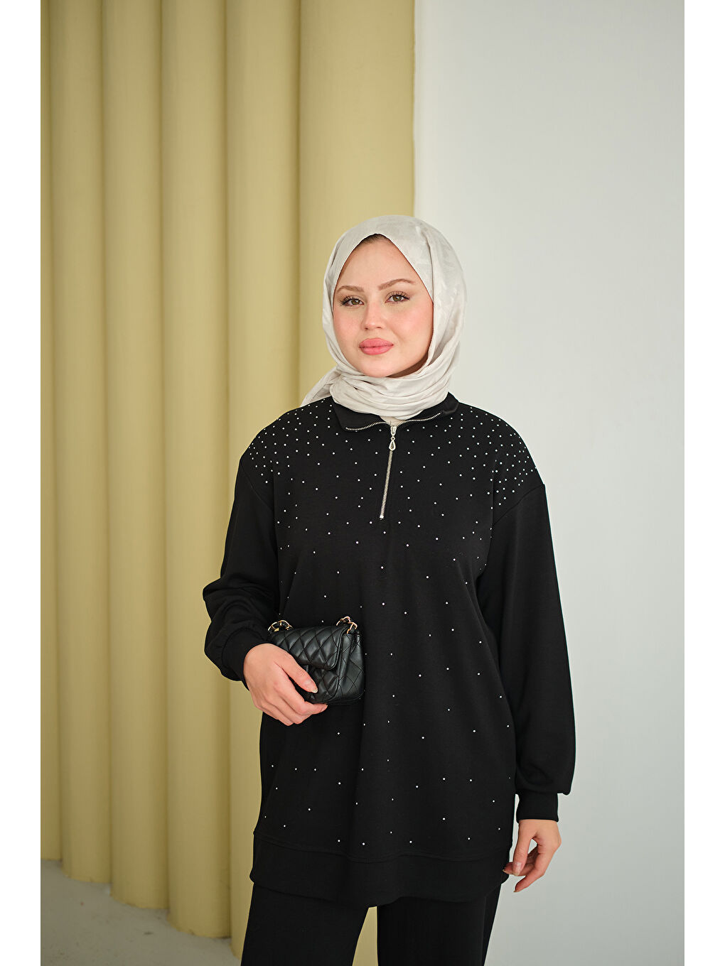 Kadın Yarım Fermuarlı Taşlı Takım Siyah-1