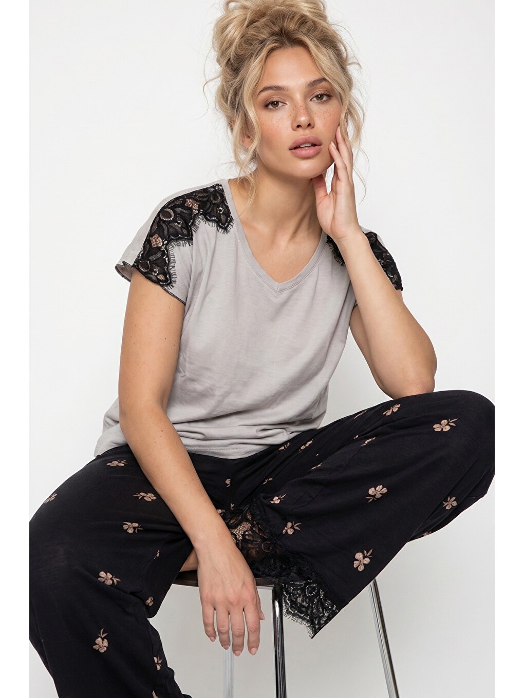 Gri Dantelli Viskon Örme Pijama Takım 8065