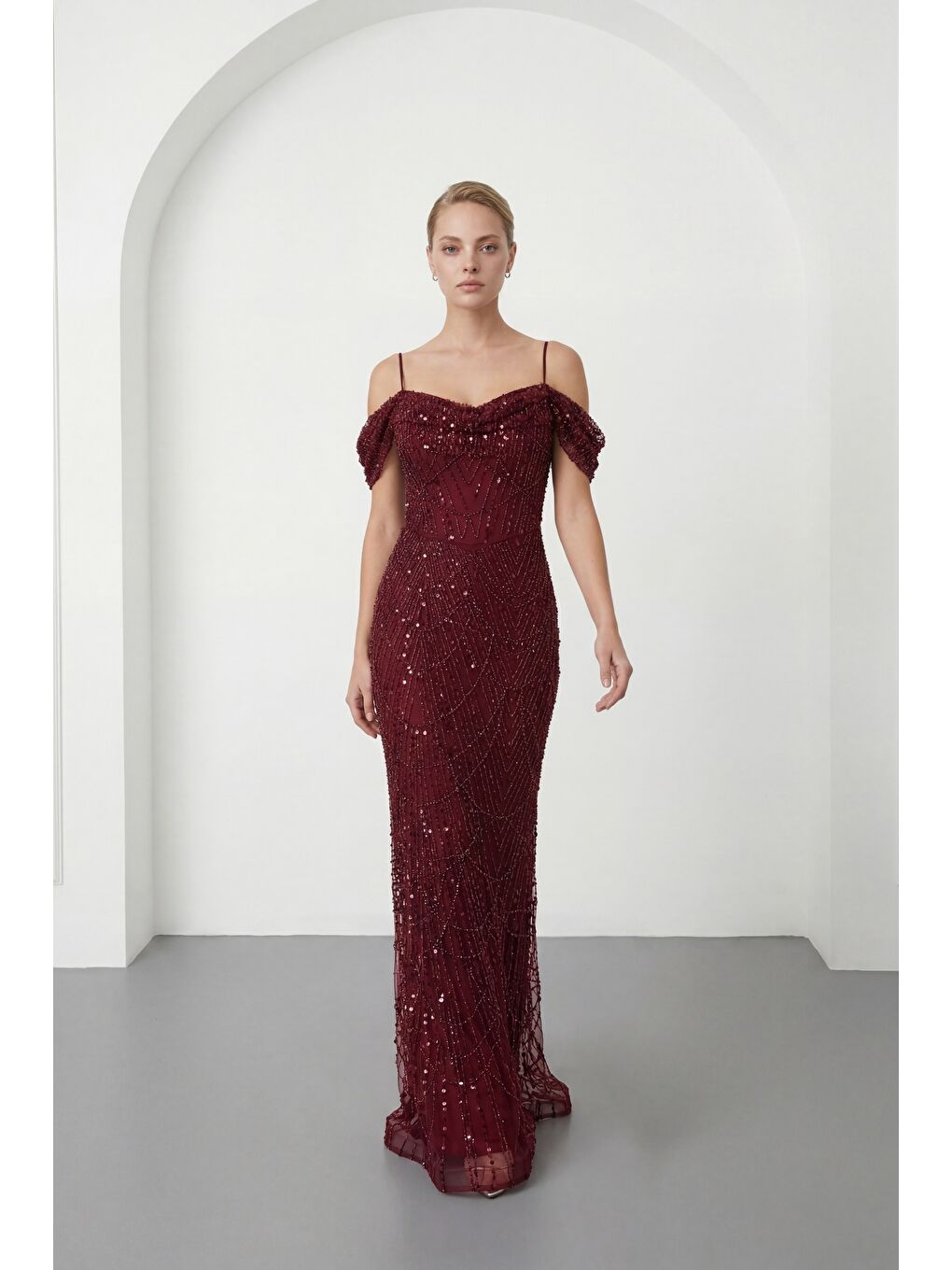 Kadın Bordo İnce Askılı Boncuklu Uzun Söz Nişan Abiye Elbise-1