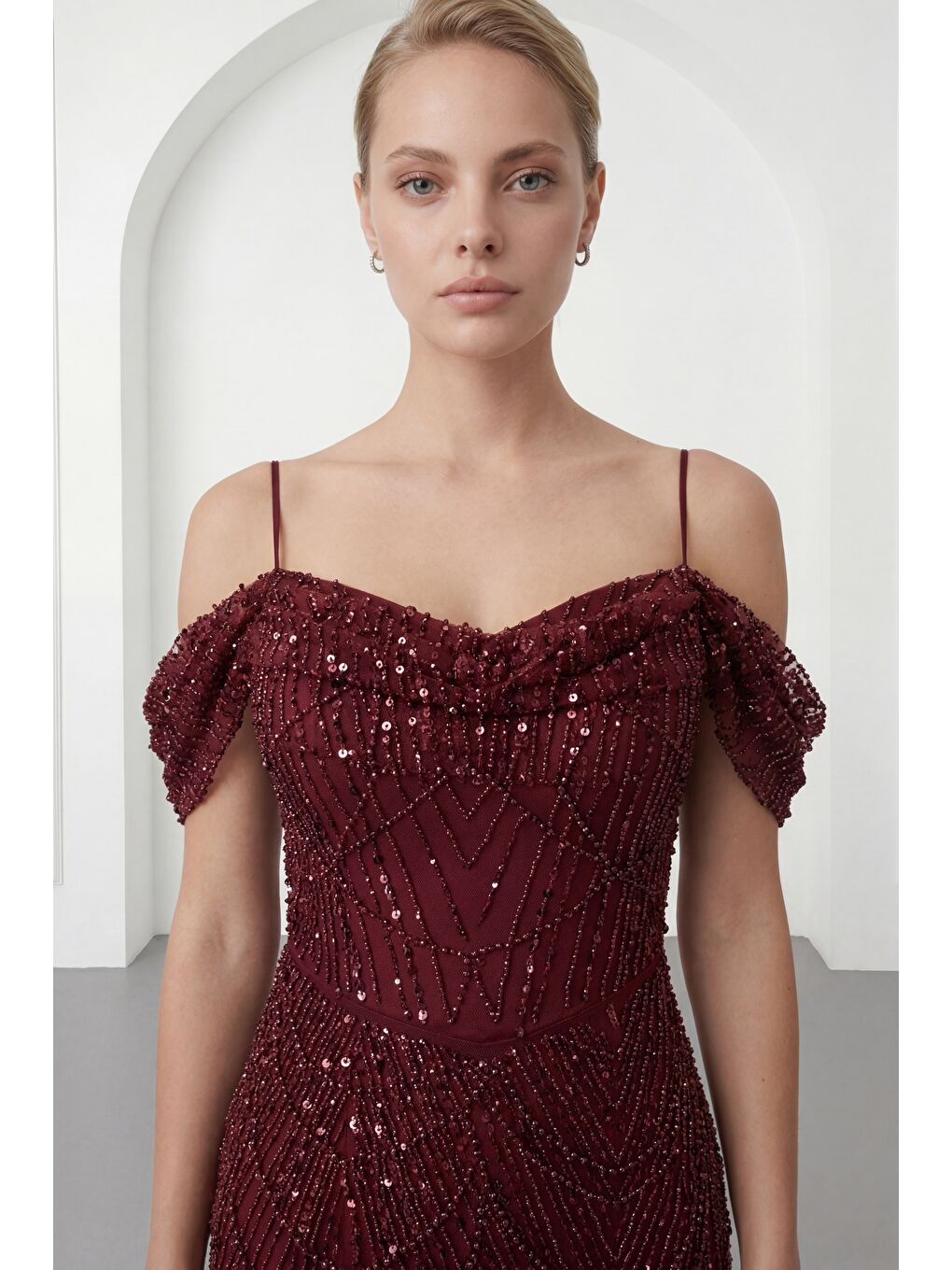 Kadın Bordo İnce Askılı Boncuklu Uzun Söz Nişan Abiye Elbise-2