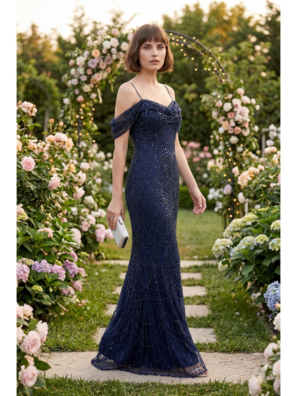 Kadın Lacivert İnce Askılı Boncuklu Uzun Söz Nişan Abiye Elbise-4