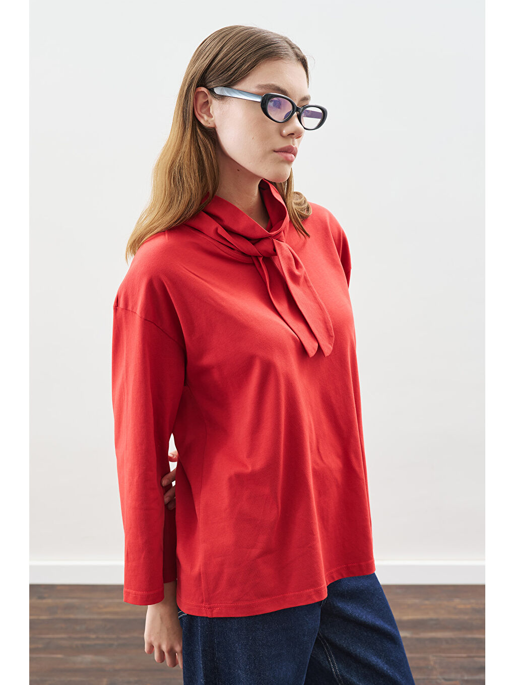 Yüksek Yaka Bağlamalı Bluz Kırmızı-2