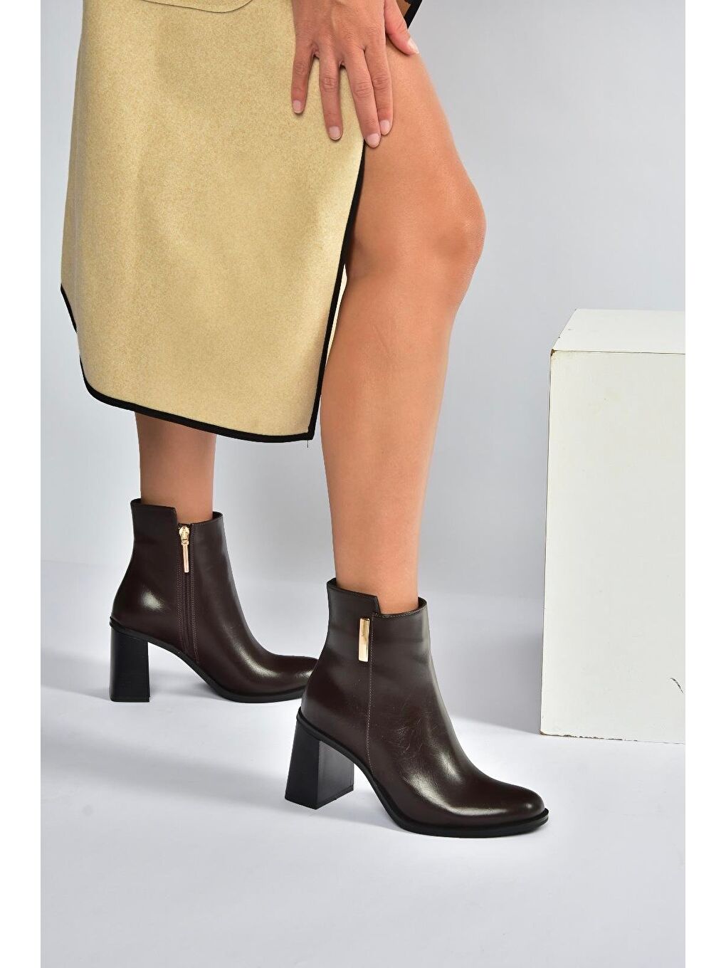 Kahverengi Kadın Bot V518103109-3