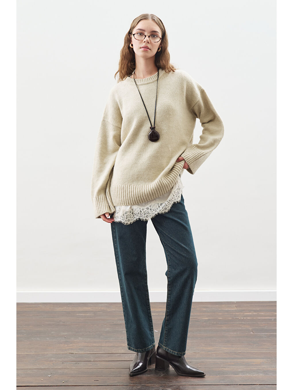 Dantel Şeritli Askılı Bluz Ekru