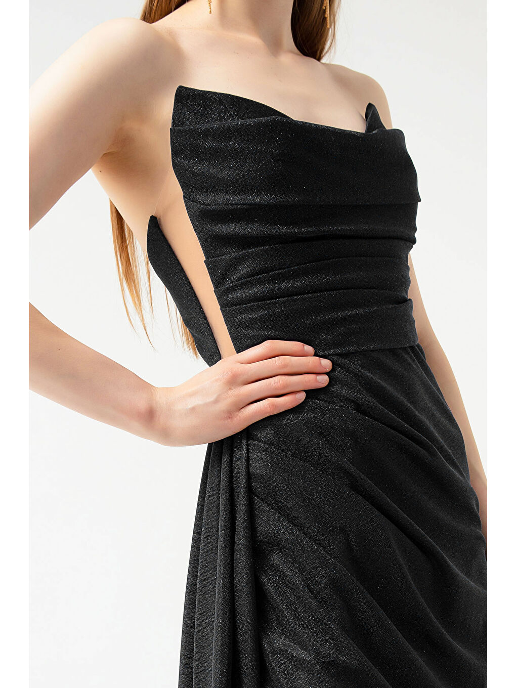 Kadın Siyah Göğüs Drapeli Yırtmaçlı Simli Abiye-1