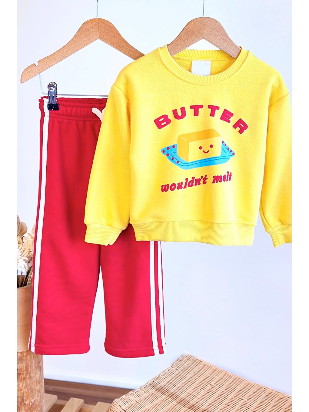 Unisex Çocuk Baskılı Sarı Sweatshirt Ve Kırmızı Eşofman Alt Üst Takım-1