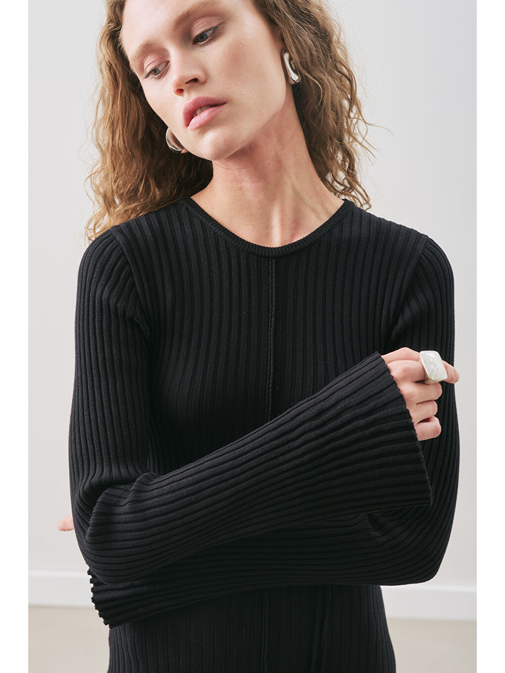 Kloş Etekli Lastik Örgü Elbise Siyah-2