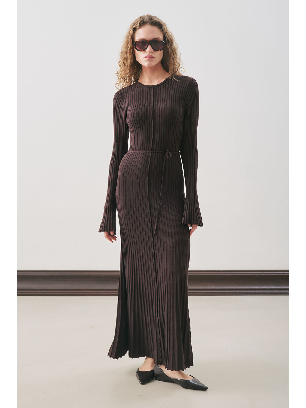 Kloş Etekli Lastik Örgü Elbise Kahverengi-1