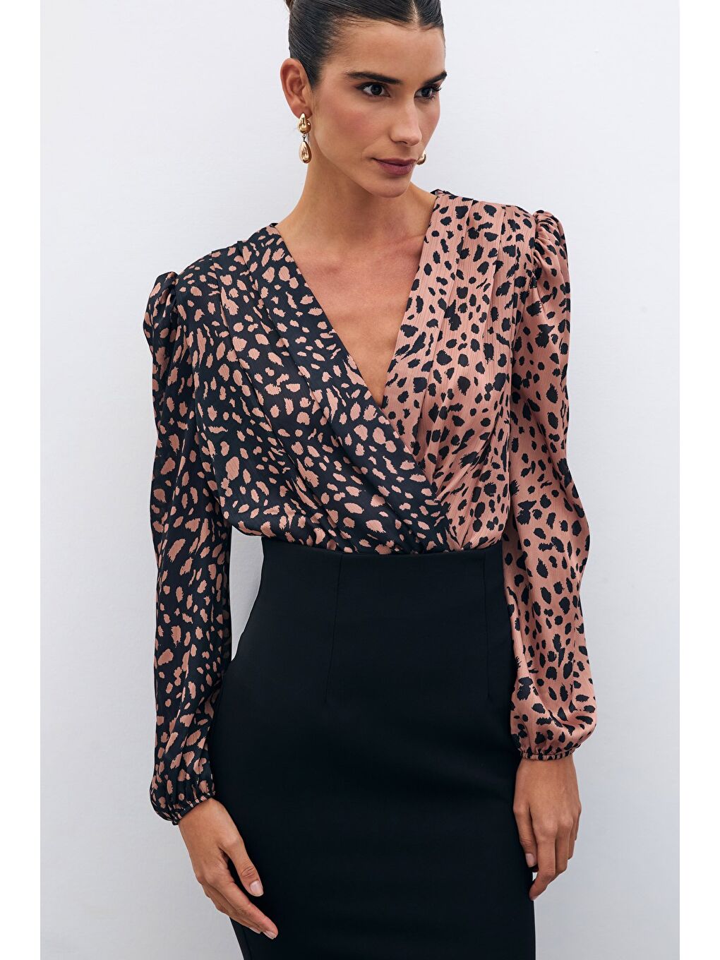 Kruvaze Desenli Bodysuit - Siyah-Camel-2