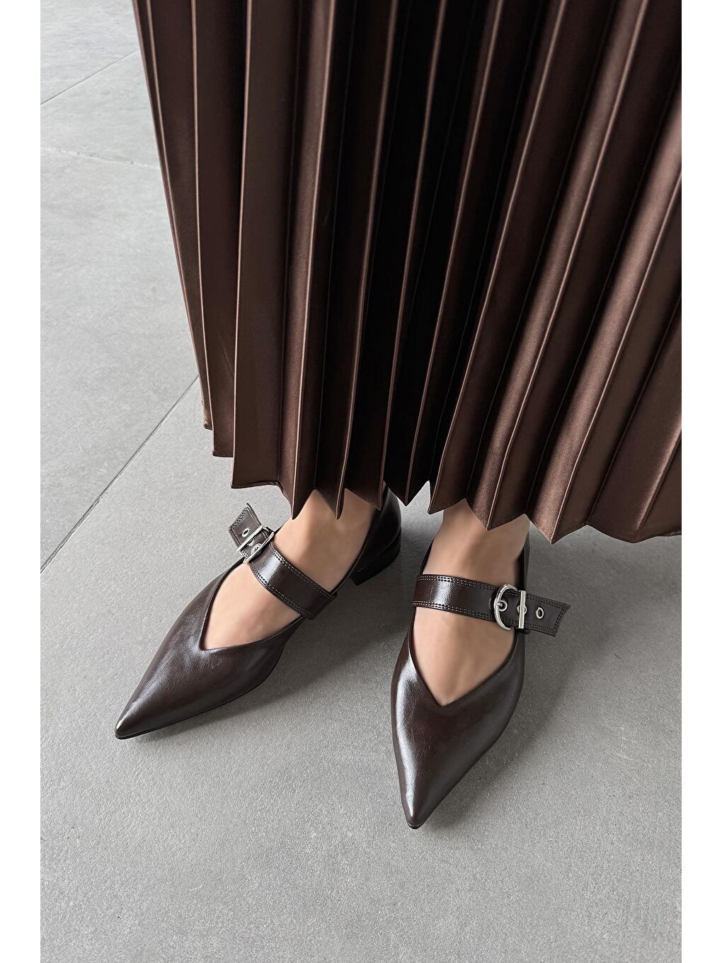 Kahverengi Pansy  Kadın Kemer Detay Kırışık Deri Babet Kahve-1