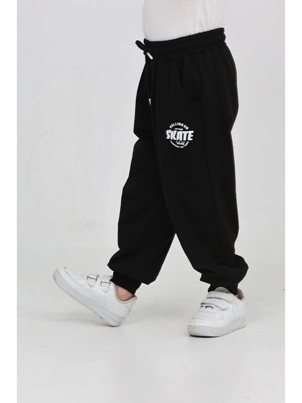 Siyah Erkek Çocuk Skate Baskılı Eşofman Alt-4